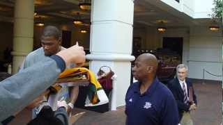 Kevin Durant, Oklahoma City Thunder, signing autographs - TopSignatures.com