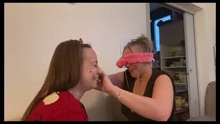 Maquillage à l’aveugle (avec mon inviter Pauline )la vraie vidéo du départ