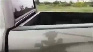 Truck shakes it’s ass! 😂😂😂😂🤦🏽‍♂️