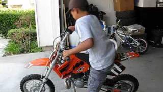 Danny tries to kickstart his first 2-stroke dirt bike - 2004 KTM 50 Sr. Adventure