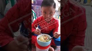 Makan Mie Bikin Ngiler -