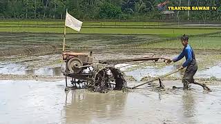 joki muda meratakan tanah pake garu kayau hasilnya sangat memuaskan  traktor sawah kubota