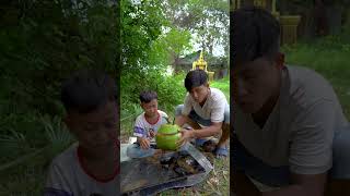 Survival hack Coconut magic box ! In The Forest #survivalhack #bushcraft #outdoor #forest #camping