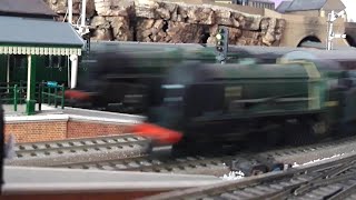 86. Trains Through Daveland Junction Close Up