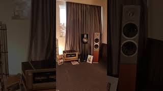 Melbourne hifi show- Audiovector R3 Arrete & Accuphase P7500 & Vitus Preamplifier