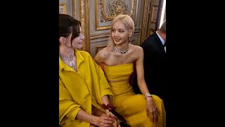 Lisa with Anne Hathaway 💛 #lisa #blackpink