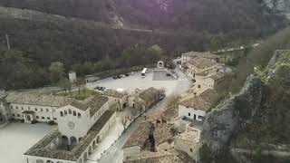 Ripresa aerea drone parrot anafi Norcia
e
 Rocca Porena