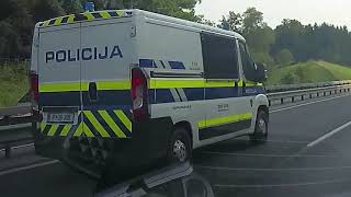 25.7.2021 Ne eden ampak dva policijska kombija eden za drugim Tepanje - Two Slovenian Police Vans