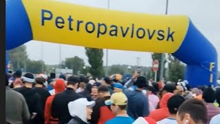 В Петропавловске прошел полумарафон, посвященный Дню Конституции. Свыше 300 человек приняли участие