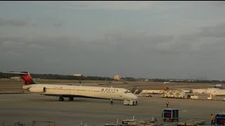 Loud! MD88 Take-off Delta KDAB