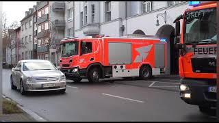 [Neues PTLF mit Pressluft] Einsatzfahrt HLF und neues PTLF4000 Der Berufsfeuerwehr Köln Wache 3