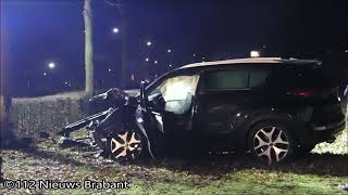 brandweer Oss bevrijd slachtoffer uit auto na eenzijdig ongeval aan de Nieuwe Hescheweg in Oss