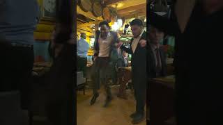 Kite is dancing at #julebord #norway #viral #oslo #dance #turkishmusic #music