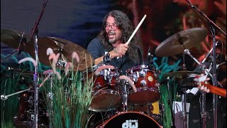 Dave Grohl Performs “Brown Eyed Girl” on 4/11/24 at the Hollywood Bowl