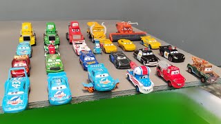 Disney Pixar Cars : Lightning Mcqueen, Cruz, Chick Hicks, The King, Mack, Fritter, Frank, Tow Mater