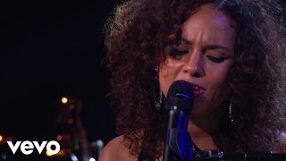 Alicia Keys - Sure Looks Good To Me