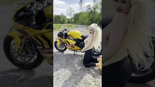 #KatyaAlmaz moto Ducati panigale V4 Pecco Bagnaia yellow