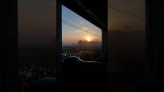 Menikmati Sunrise didalam Kereta Malabar #shots #kamalabar #keretaapi