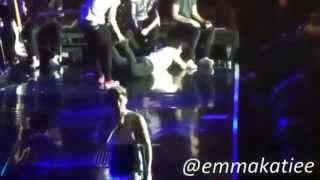 One Direction TAKE ME HOME TOUR funny and cute moments!!