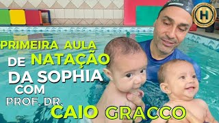 A PRIMEIRA AULA DE NATAÇÃO DA SOPHIA AOS 3 MESES COM O PROFESSOR DR. CAIO GRACCO!