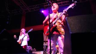 Large Flowerheads - Happy Together - Musikfest Cafe (11/28/15)