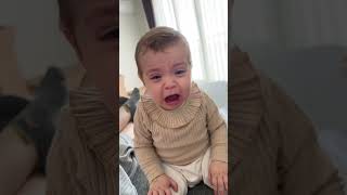 Ağlama numarası yapmayı öğrenmiş bir miniş 🤦🏼‍♀️🤷🏼‍♀️😅 #funnybaby #bebek #shortsviral #keşfett