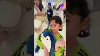 RAISHA DAN KAKA INDAH BELANJA BONEKA DI MALL #shorts