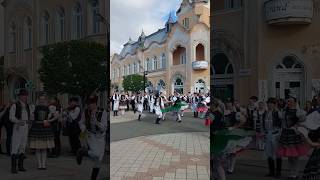 Na námestí tancoval Folklórny súbor Zemplín a Jurošík #slovensko #slovakia #folklore #folk #music