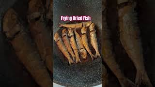 Frying Dried Fish #short #shorts #shortvideo #shortsfeed #driedfish #foodie #pagkaingoinoy #fyp #fy