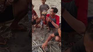 Mukbang seafood /keong ogong ditepi pantai #enak #mukbang #makan #pantai #seafood #hiburan #berburu