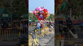 BIG SMILES FROM BALLOON VENDORS #shorts