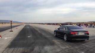 Audi S8 Drag racing