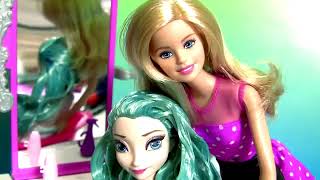 Frozen Elsa BLUE HAIR Princess Makeover at Barbie's Hair Salon using Bathtime Fingerpaint Bath Paint