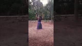 Thanuja Sewwandi (Dancing)