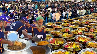 MASSIVE FREE FOOD IN RAMADAN - KARACHI BIGGEST CHHIPA DASTARKHWAN SERVES 10,000 PEOPLE! - STREETFOOD