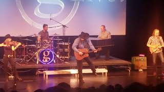 Garth Brooks tribute band "the thunder rolls" with extra verse