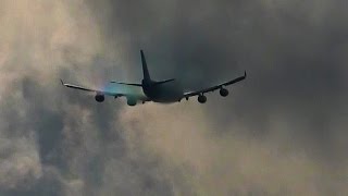 B747 KLM cloud shaping and Rainbow condensation