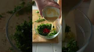 Chou-fleur grillé rapide au chimchurri et sauce tahini