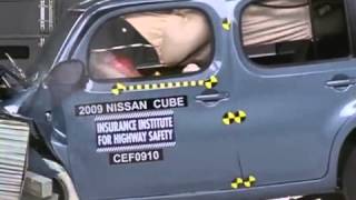 Crash Test2009 Nissan Cube moderate overlap test