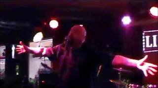 Paul Di'anno sings Run to the hills - Iron Maiden