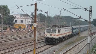 Sealdah WAP7 Gorakhpur Purvanchal Express Stroms Through Mankar at Full Speee..#Shorts