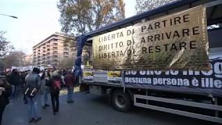 Milano, 20mila studenti in piazza per dire 'no' al decreto Sicurezza