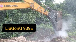 Excavator LiuGonG CLG 939E, with hydraulic breaker attachment..