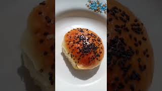 sesame seed garlic roll