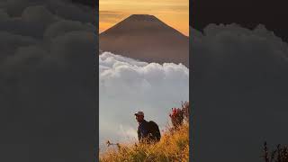 Mendaki #gunungsumbing Via Gajah Mungkur, viewnya begini doank 🥲🥲🥲🥲