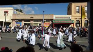 Maypole dancing at Moonta 2017