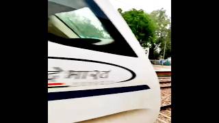 वंदे भारत ट्रेन में बिना टिकट के सफर कर लिया, वीडियो मे देखे | The Train Fact#shorts #trains #train