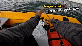 MANCING DENGAN PERAHU KARET  | JORAN HAMPIR MELAYANG DI BAWA KABUR IKAN!!#smile_fishing