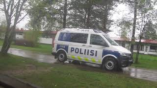 Poliisit vaihteeks taas asialla. yllätys yllätys