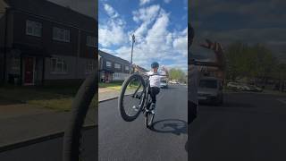 Hands free!!! #wheelie #viral #shortvideos #nohands